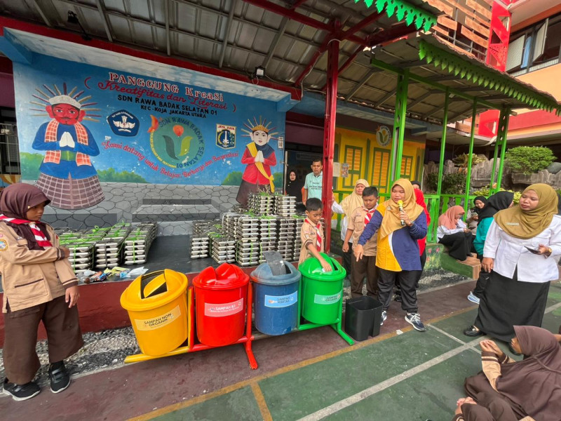 SDN Rawa Badak Selatan 01 Gelar Sosialisasi Pemilahan Sampah kepada Siswa